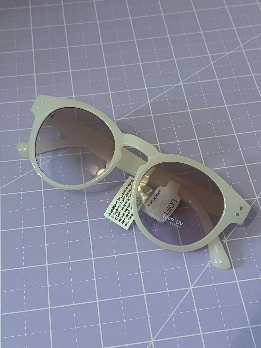 Ivory Retro Inspired Round Sunglasses Pink Gradient Tint Lenses 100% UV Loft NWT